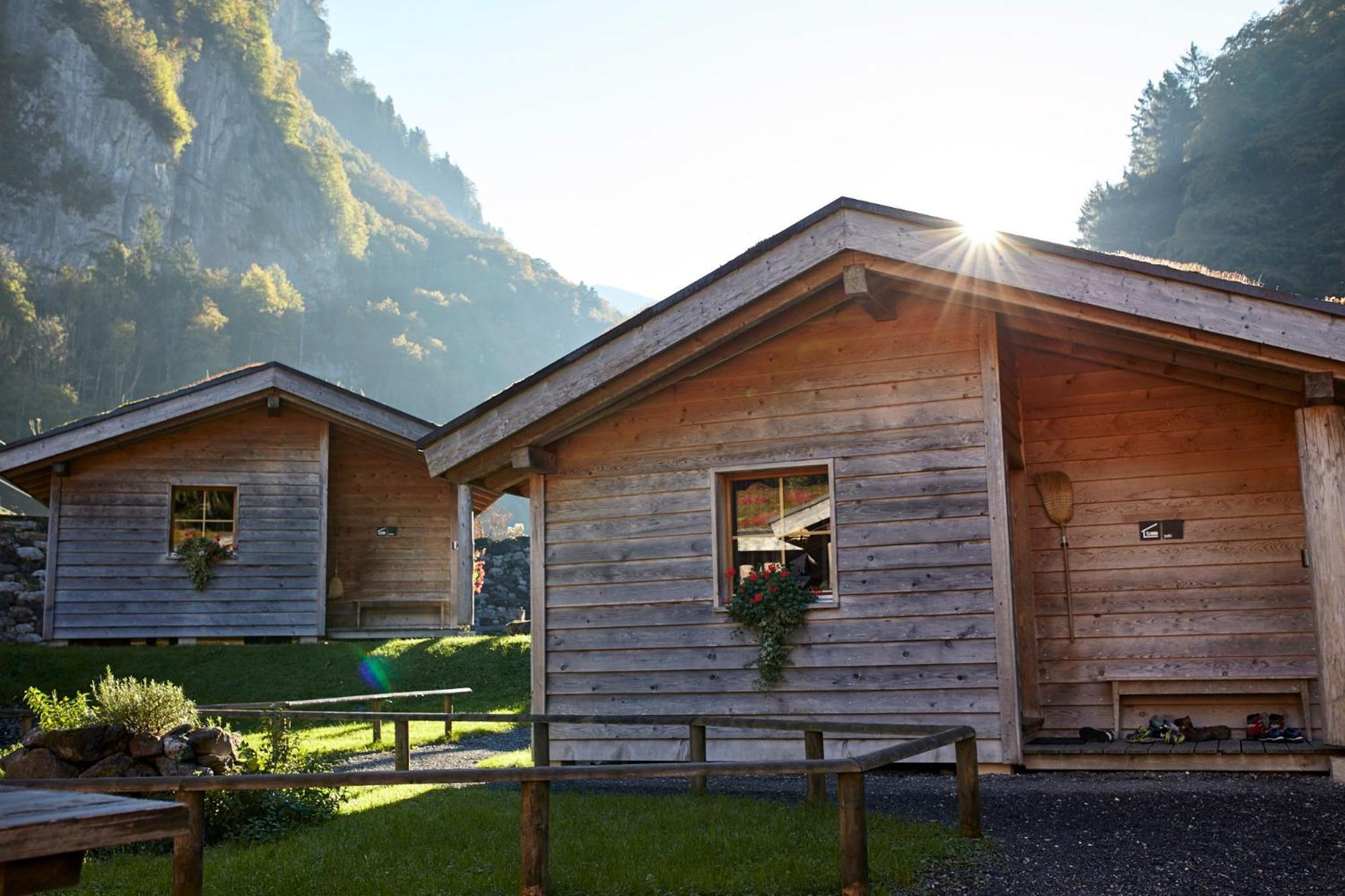 Hüttenhotel Husky Lodge Muotathal Exterior foto